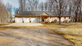 64562 270th Street, Alden, MN 56009