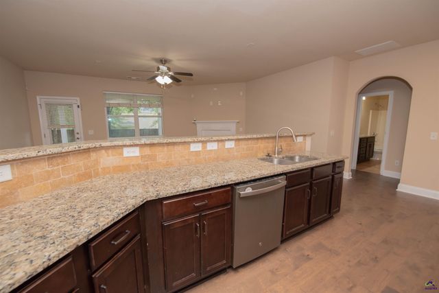 212 Chrisopher Luke Circle, Perry, GA 31069