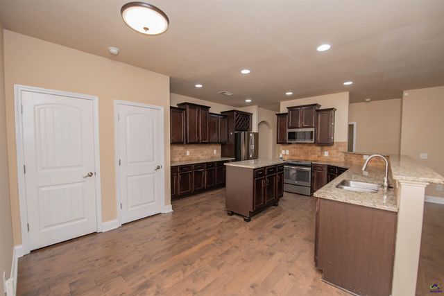 212 Chrisopher Luke Circle, Perry, GA 31069
