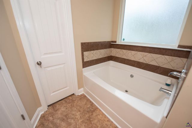 212 Chrisopher Luke Circle, Perry, GA 31069