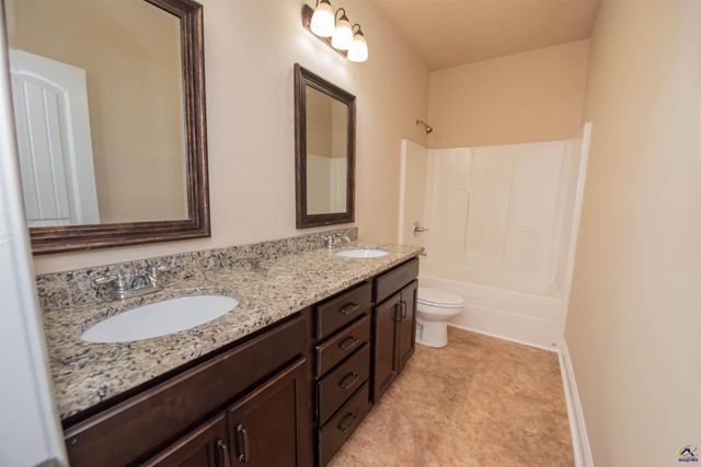 212 Chrisopher Luke Circle, Perry, GA 31069