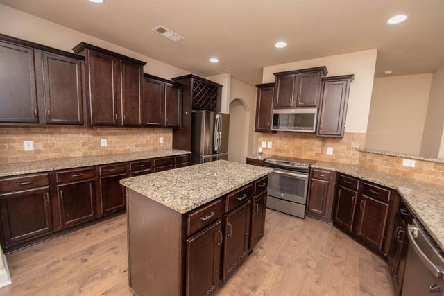 212 Chrisopher Luke Circle, Perry, GA 31069