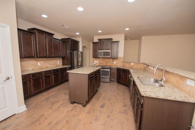 212 Chrisopher Luke Circle, Perry, GA 31069