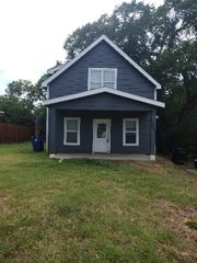 809 S Travis Avenue, Denison, TX 75021