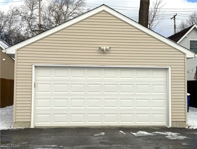 4433 Fenwick Avenue, Cleveland, OH 44113