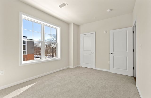 5 Peters Farm Way 407, Westborough, MA 01581