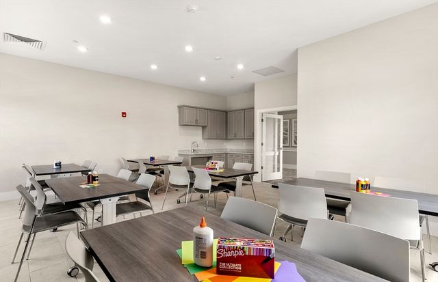5 Peters Farm Way 407, Westborough, MA 01581