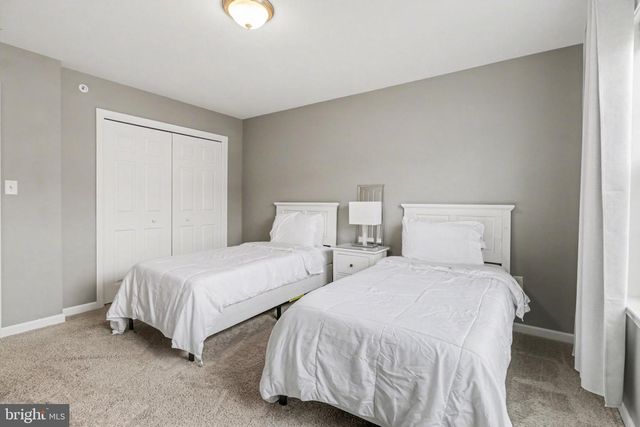 5260 MENDENHALL DR, Mechanicsburg, PA 17050