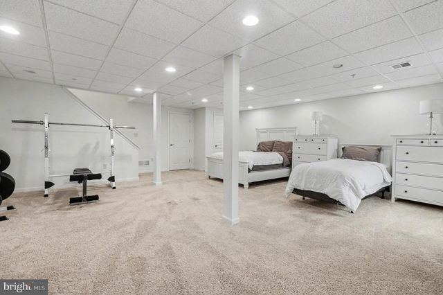 5260 MENDENHALL DR, Mechanicsburg, PA 17050