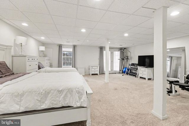 5260 MENDENHALL DR, Mechanicsburg, PA 17050