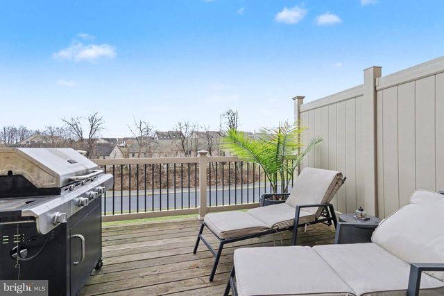 5260 MENDENHALL DR, Mechanicsburg, PA 17050