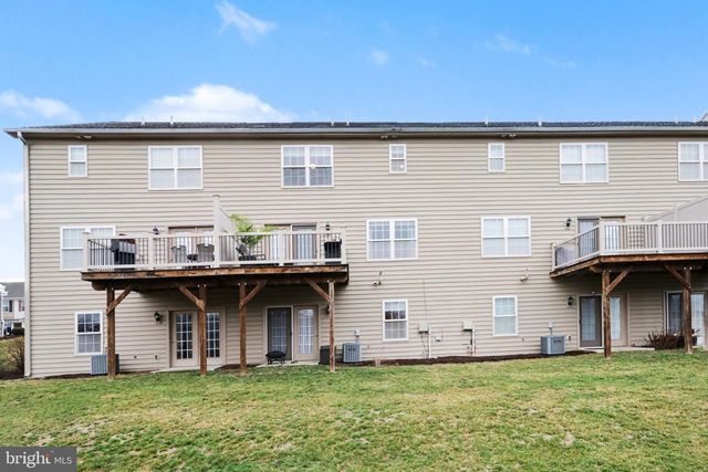 5260 MENDENHALL DR, Mechanicsburg, PA 17050