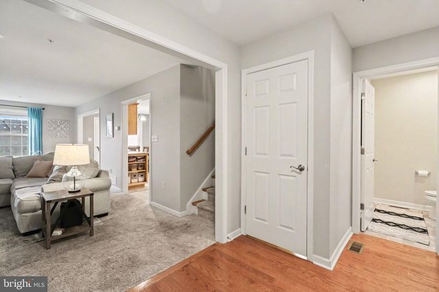 5260 MENDENHALL DR, Mechanicsburg, PA 17050