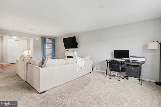 5260 MENDENHALL DR, Mechanicsburg, PA 17050