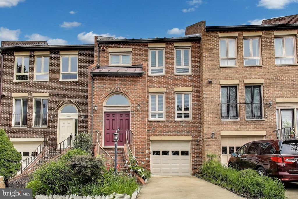 10224 BALTUSROL CT, Oakton, VA 22124