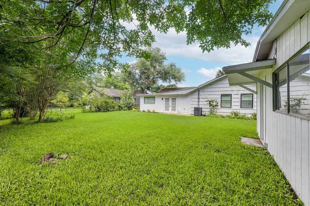 7007 Sharpview Drive, Houston, TX 77074