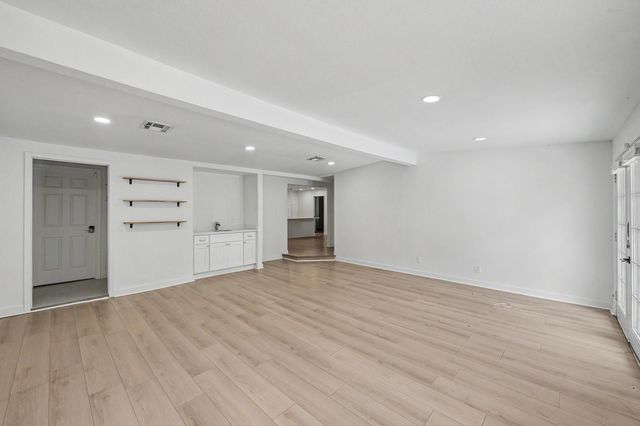 7007 Sharpview Drive, Houston, TX 77074