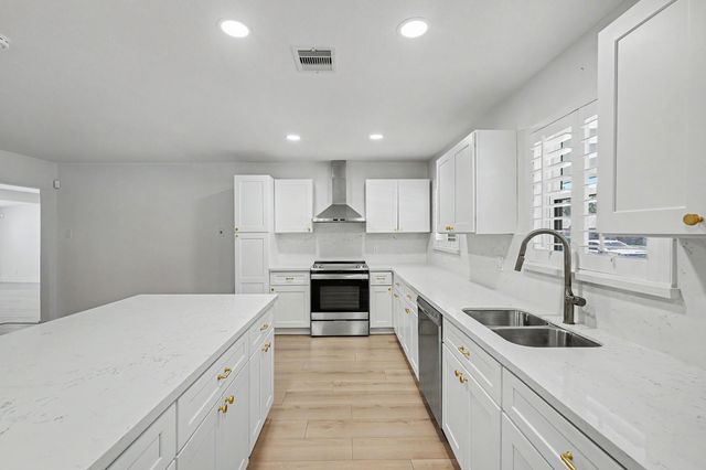 7007 Sharpview Drive, Houston, TX 77074