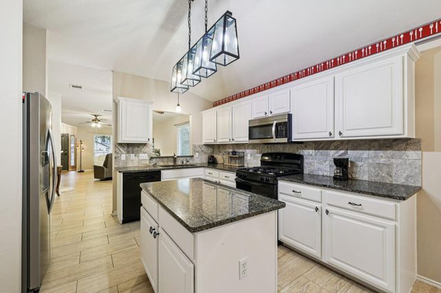 2614 Claudia DR, Leander, TX 78641