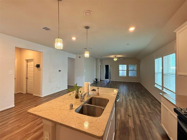 3914 Dry Creek Drive, Missouri City, TX 77459