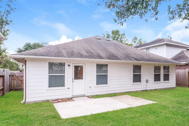 32310 Summer Park Lane, Conroe, TX 77385