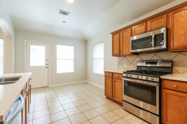 32310 Summer Park Lane, Conroe, TX 77385