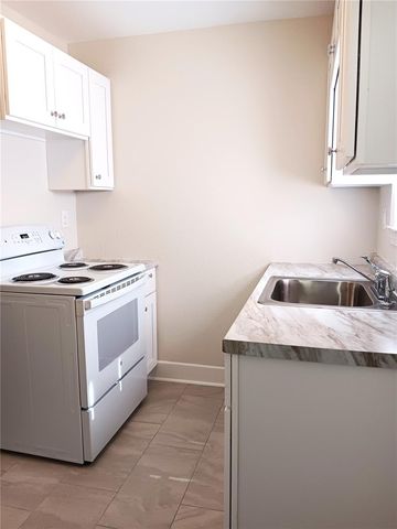 5244 6TH AVENUE N, St Petersburg, FL 33710