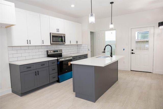 8208 Knox Street, Houston, TX 77088