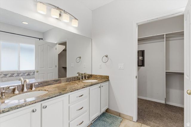 4921 W WOODRIDGE DR, South Jordan, UT 84009