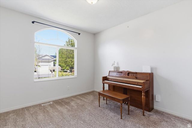 4921 W WOODRIDGE DR, South Jordan, UT 84009