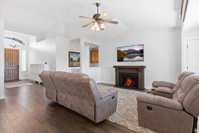 4921 W WOODRIDGE DR, South Jordan, UT 84009