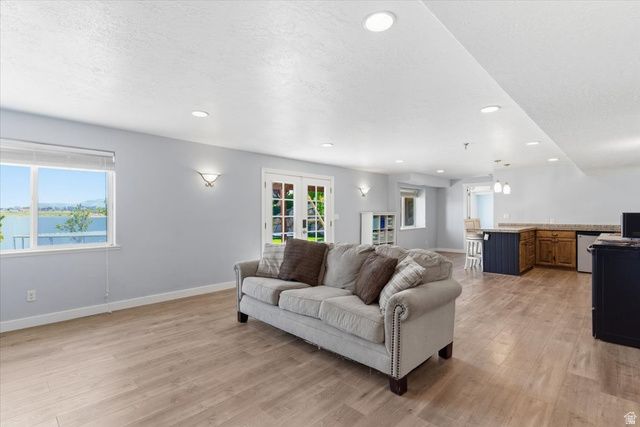 4921 W WOODRIDGE DR, South Jordan, UT 84009