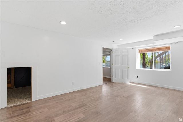 4921 W WOODRIDGE DR, South Jordan, UT 84009