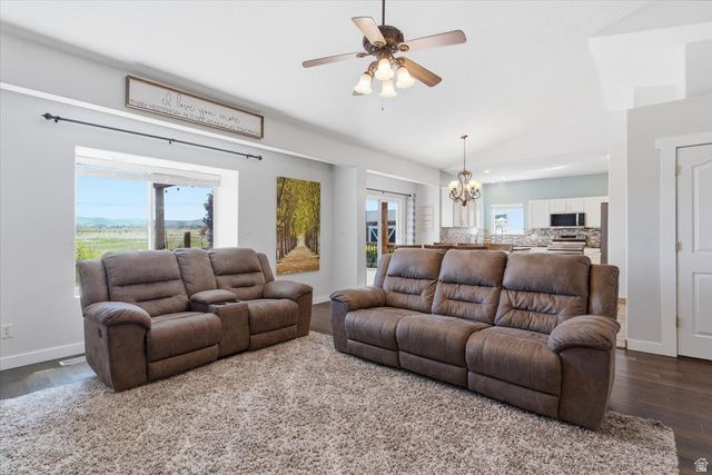 4921 W WOODRIDGE DR, South Jordan, UT 84009