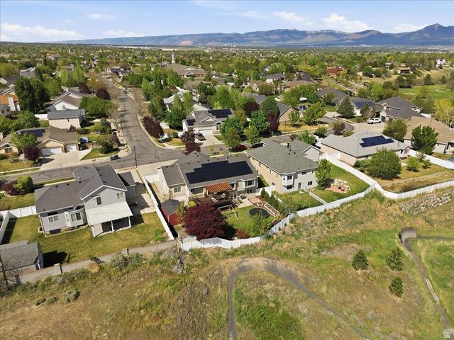 4921 W WOODRIDGE DR, South Jordan, UT 84009
