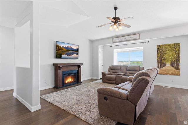 4921 W WOODRIDGE DR, South Jordan, UT 84009