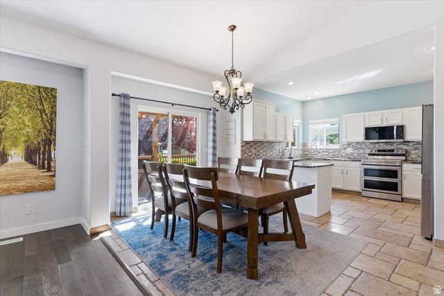 4921 W WOODRIDGE DR, South Jordan, UT 84009