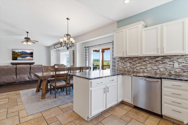 4921 W WOODRIDGE DR, South Jordan, UT 84009