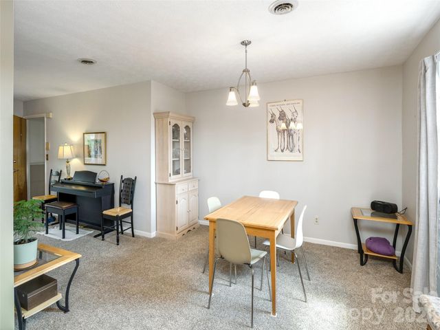 103 Oakwood Place 4, Hendersonville, NC 28792