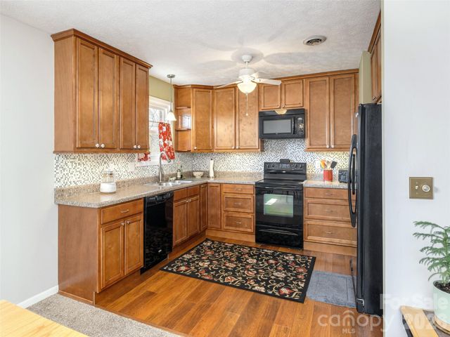 103 Oakwood Place 4, Hendersonville, NC 28792