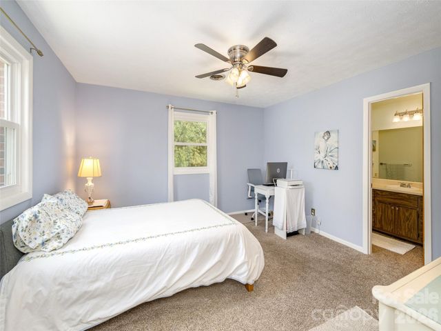103 Oakwood Place 4, Hendersonville, NC 28792