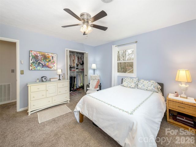 103 Oakwood Place 4, Hendersonville, NC 28792