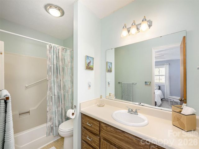 103 Oakwood Place 4, Hendersonville, NC 28792