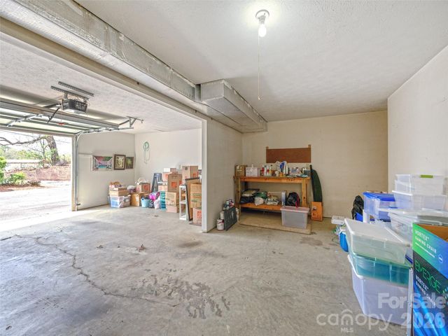103 Oakwood Place 4, Hendersonville, NC 28792