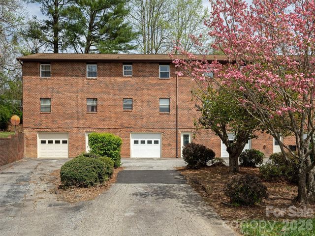 103 Oakwood Place 4, Hendersonville, NC 28792