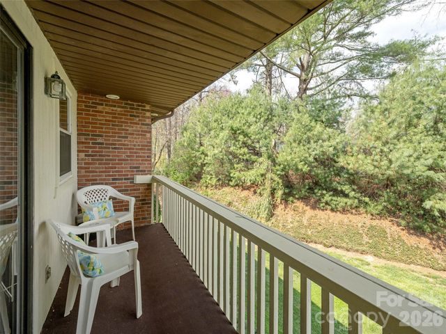 103 Oakwood Place 4, Hendersonville, NC 28792