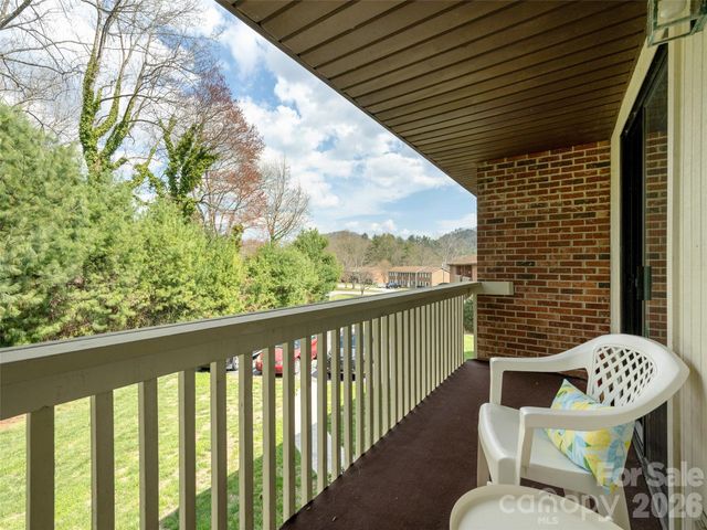 103 Oakwood Place 4, Hendersonville, NC 28792