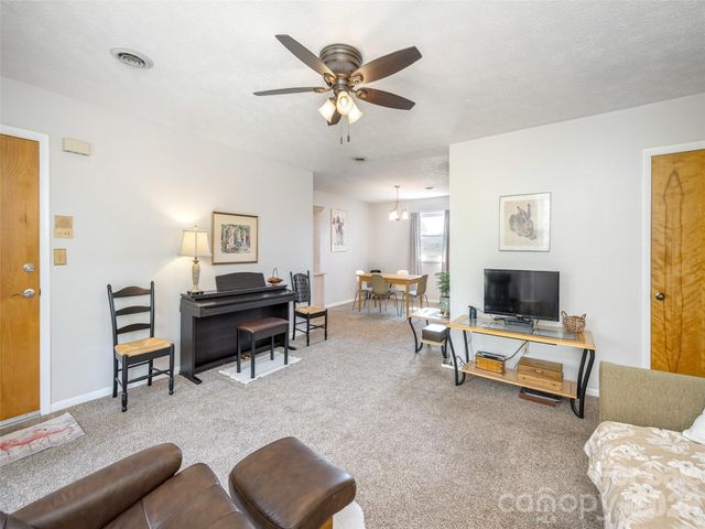 103 Oakwood Place 4, Hendersonville, NC 28792