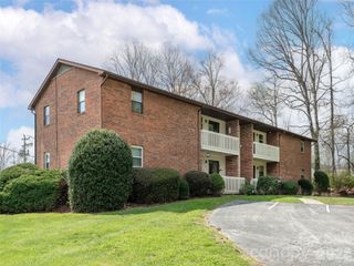103 Oakwood Place 4, Hendersonville, NC 28792