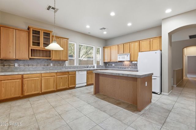 8056 W LOUISE Drive, Peoria, AZ 85383